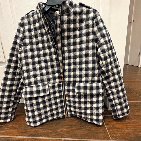 Brand New b.Boutique Quilted Buffalo Plaid Jacket - Size M 

New with tag.  NWT - Picture 3 of 10